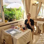 Отель Tahiti Виареджо