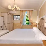 Tahiti Отель Виареджо