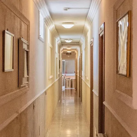 Tahiti Hotel 3*